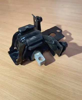 Skoda Fabia Mk2 (5J) Engine mount bracket 6Q0199555