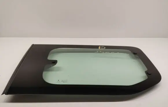 Citroen Berlingo Sliding door window/glass 