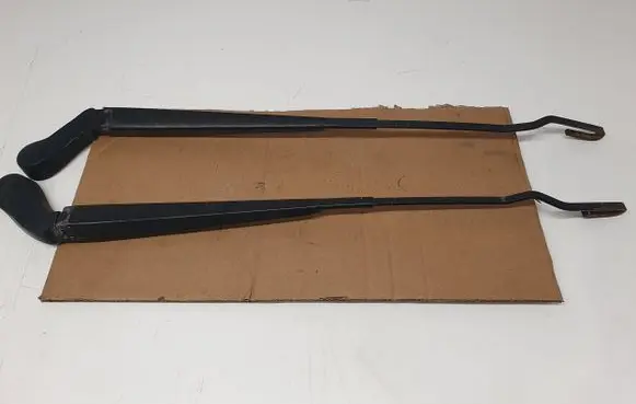 Chrysler Grand Voyager IV Windshield/front glass wiper blade 04717365 4717364