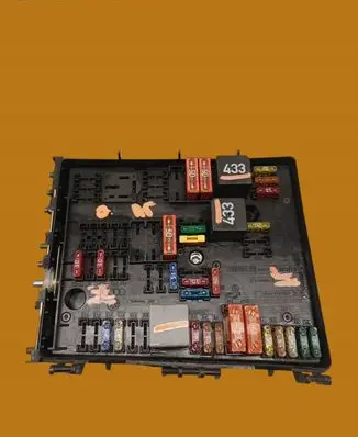 Volkswagen Touran I Fuse box set 1K0937124H