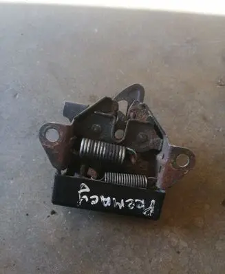 Mazda Premacy Engine bonnet/hood lock/catch