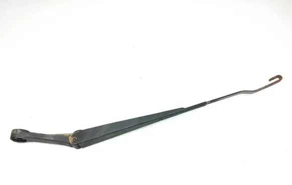 Isuzu D-Max Front wiper blade arm 091104