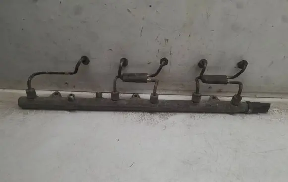 BMW 5 E39 Fuel main line pipe 0281002405 96413 004419