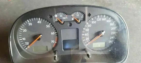 Volkswagen Golf IV Speedometer (instrument cluster) 1J0920822A