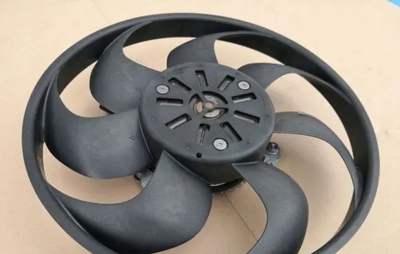 Nissan NV300 Electric radiator cooling fan 500163303
