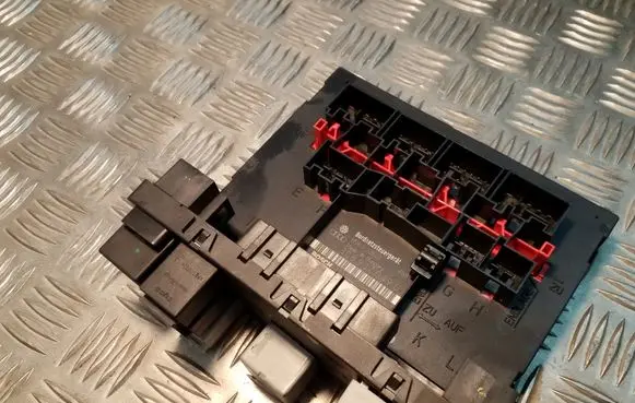 Volkswagen PASSAT B6 Comfort/convenience module 3C8937049D