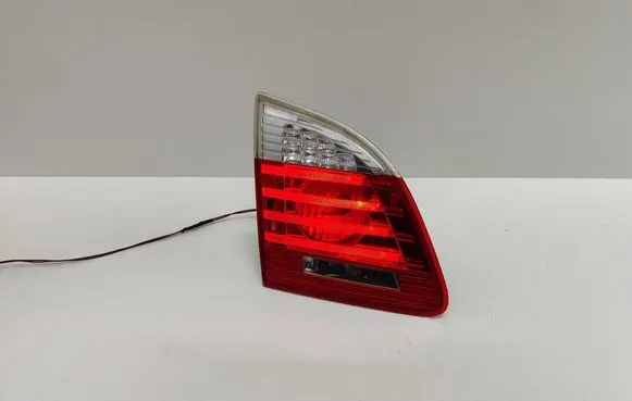 Tailgate rear/tail lights