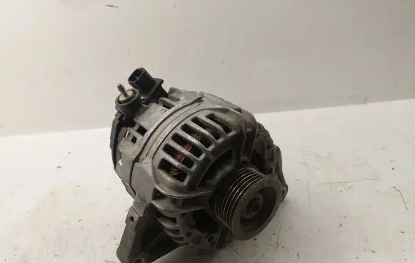 Toyota Corolla E120 E130 Generator/alternator 270600D030 0124315024