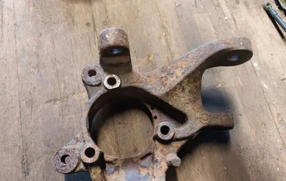 Jeep Grand Cherokee (WJ) Front wheel hub spindle knuckle
