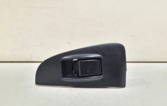 Toyota Avensis T250 Electric window control switch 7427205020