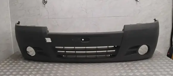 Opel Vivaro Front bumper 620100251R