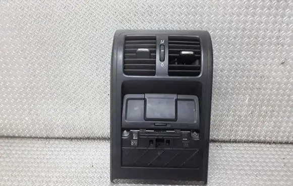 Rear air vent grill