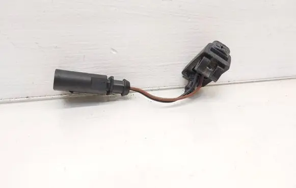 Skoda Octavia Mk3 (5E) Windshield washer spray nozzle 1Z0955986