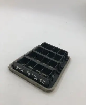 BMW X1 U11 Quarter panel pressure vent 30e00770