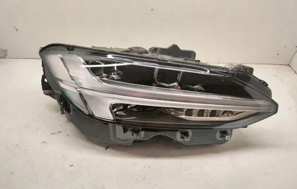 Volvo S90, V90 Headlight/headlamp
