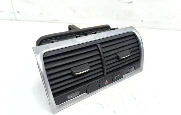 Audi Q7 4L Dash center air vent grill 4L0820951