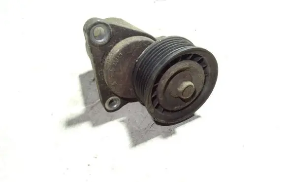 Mazda 6 Generator/alternator belt tensioner