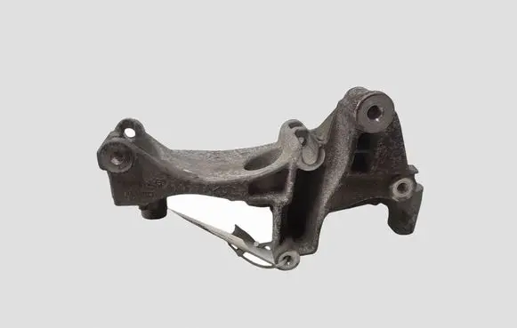 Nissan Qashqai Generator/alternator bracket 117105124R