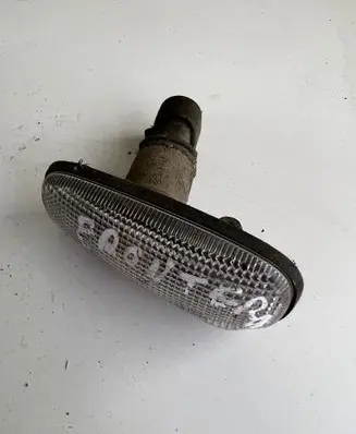 Front fender indicator light