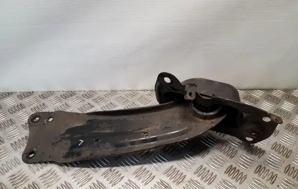 Volkswagen PASSAT B7 Rear control arm 3C0505225B