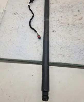 Porsche Cayenne (9Y0 9Y3) Tailgate strut 