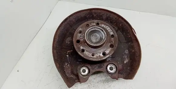 Rear wheel hub spindle/knuckle