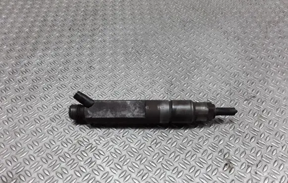Volkswagen Sharan Fuel injector 028130201G