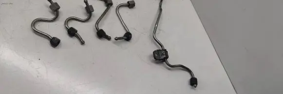 Peugeot 508 RXH Fuel injector supply line/pipe 