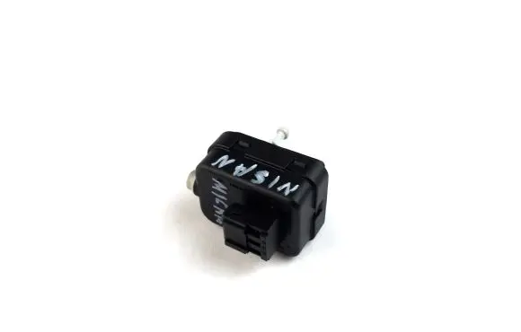 Nissan Note (E11) Headlight level adjustment motor 89028944
