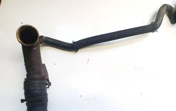 Suzuki Grand Vitara II Engine coolant pipe/hose