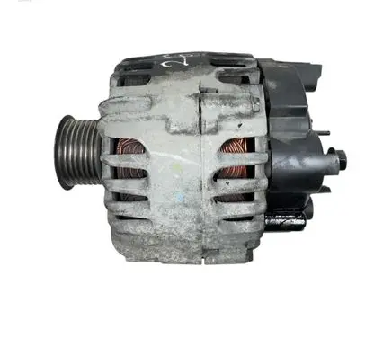Renault Megane III Generator/alternator 8200757870A 2605419B TG12C062