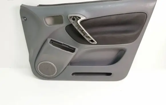 Toyota RAV 4 (XA20) Front door card panel trim 67777X1B02