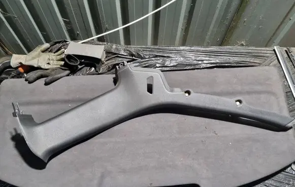 Volvo V70 (C) pillar trim