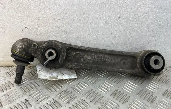 BMW 5 G30 G31 Front lower control arm/wishbone 6861177