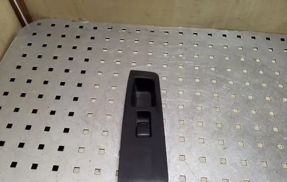Nissan X-Trail T31 Electric window control switch 25411JG000