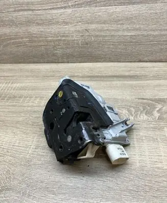 Audi A6 S6 C6 4F Rear door lock 4F0839015