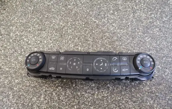 Mercedes-Benz E W211 Climate control unit 2118300085