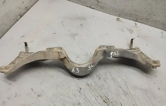 BMW X3 E83 Rear differential/diff mount bracket 