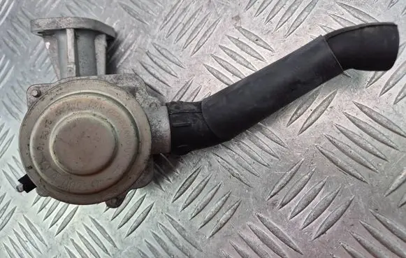 Mercedes-Benz E A207 EGR valve A0021407560