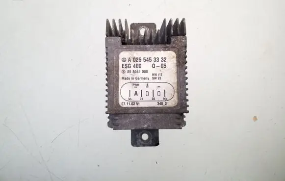 Mercedes-Benz Vaneo W414 Coolant fan relay A0255453332