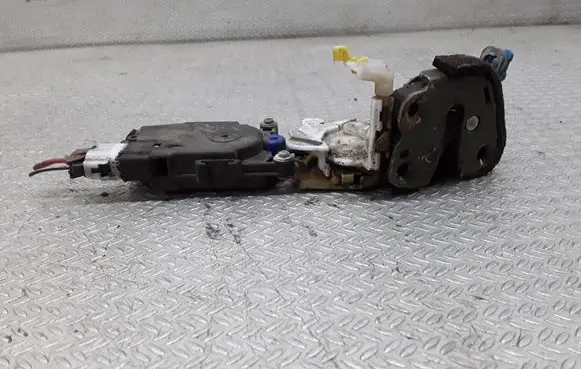 Subaru Forester SF Front door lock