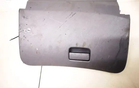 Nissan Almera N16 Glove box