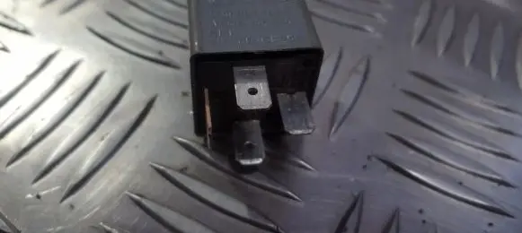 Audi A4 S4 B6 8E 8H Other relay 8d0951253a 373