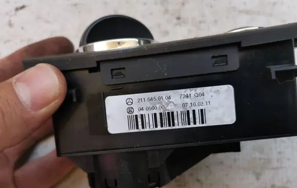 Mercedes-Benz E W211 Light switch A2115450104 2115450104