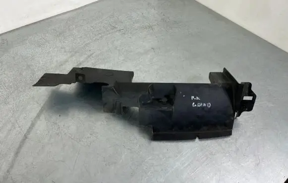 Jeep Grand Cherokee Intercooler air guide/duct channel M161097B