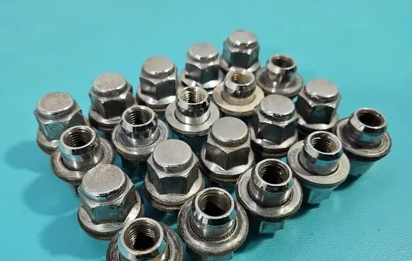 Toyota RAV 4 (XA50) Nuts/bolts IMPRK1533807