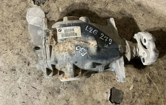 BMW 3 F30 F35 F31 Rear differential 7589493 7605591