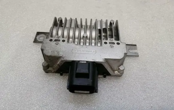 Aston Martin Vantage III Fuel injection pump control unit/module 7H429D372AA