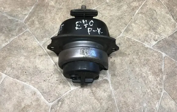 BMW X5 E70 Engine mount bracket P679541801