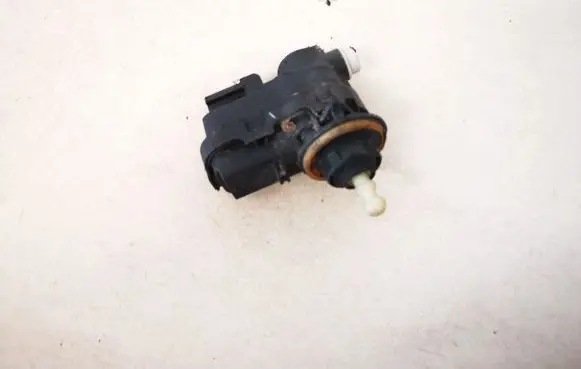 Renault Megane II Headlight level adjustment motor 8200402521